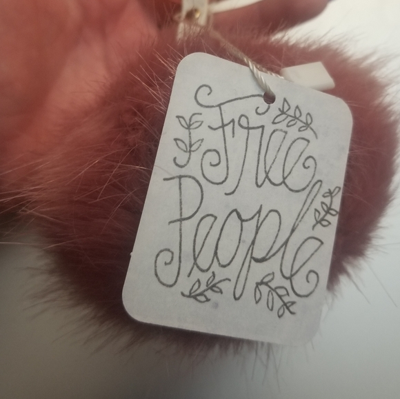 Free People Mauve pom keychain w/ Gold clasp - Picture 3 of 8
